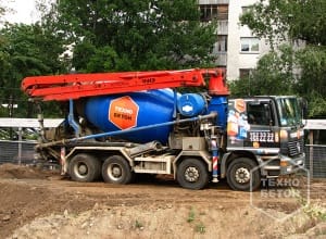 Доставка бетона миксером-автобетононасосом
